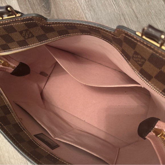 Louis Vuitton bag with matching wallet - Picture 8 of 11
